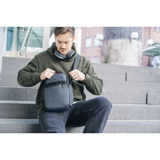Сумка через плече антизлодій Pacsafe X vertical Crossbody графітовий - 30620144