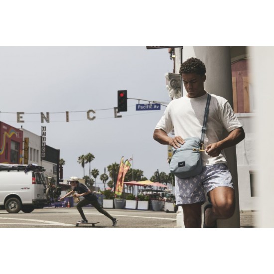 Сумка через плече антизлодій Pacsafe GO Saddle Crossbody свіжий м'ятний - 35140528