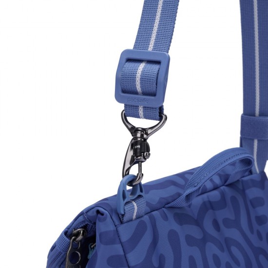 Сумка через плече антизлодій Pacsafe GO Saddle Crossbody небесно-блакитний - 35140827 Сумка через плече антизлодій Pacsafe GO Saddle Crossbody небесно-блакитний - 35140827