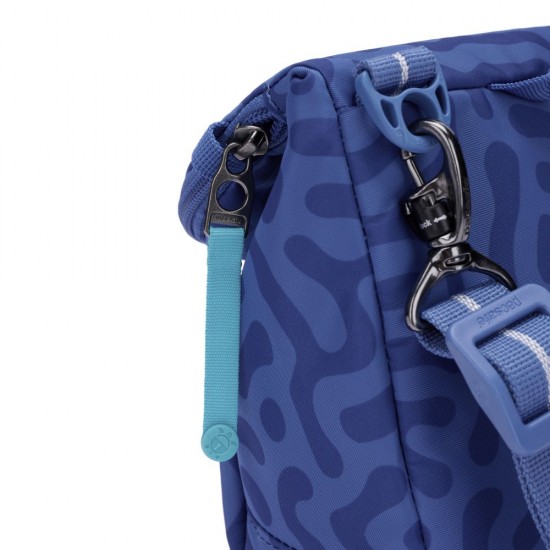 Сумка через плече антизлодій Pacsafe GO Saddle Crossbody небесно-блакитний - 35140827 Сумка через плече антизлодій Pacsafe GO Saddle Crossbody небесно-блакитний - 35140827