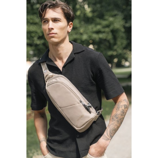 Сумка через плече антизлодій Pacsafe V Action Sling бежевий/чорний - 60161237