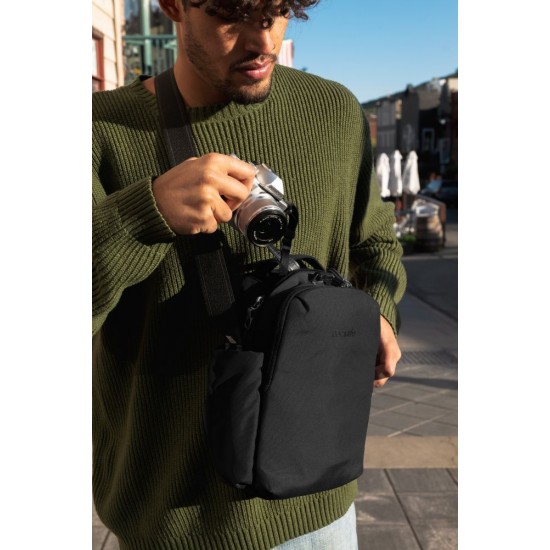 Сумка через плече антизлодій Pacsafe V Tour Crossbody чорний - 61110130