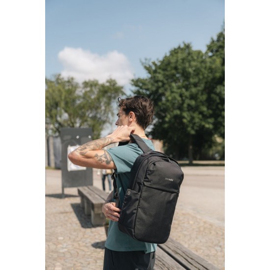 Рюкзак міський антизлодій Pacsafe V20 чорний - 61150100